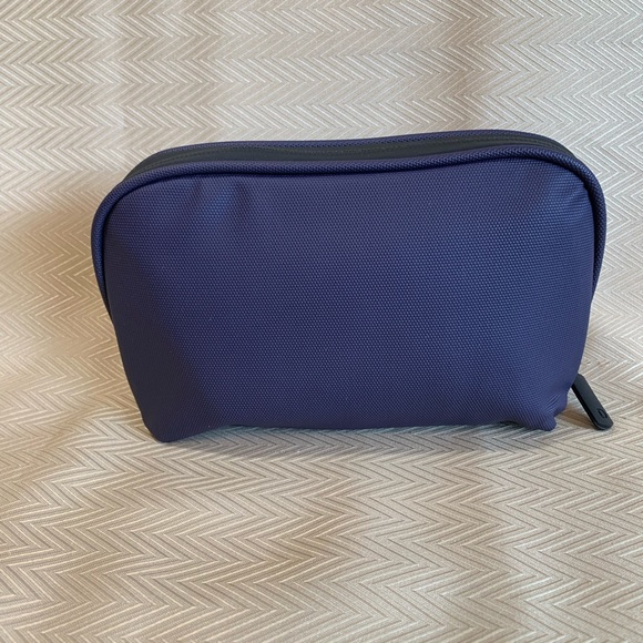 Generic Accessory cables/game Organizer Travel bag/pouch. Purple - Picture 3 of 5